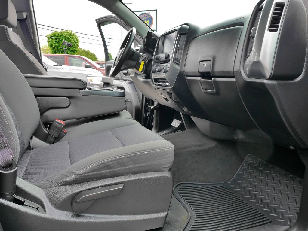 Used 2017 Chevrolet Silverado 1500 LT w/ LPO, Black Pack AWD/4WD image 12