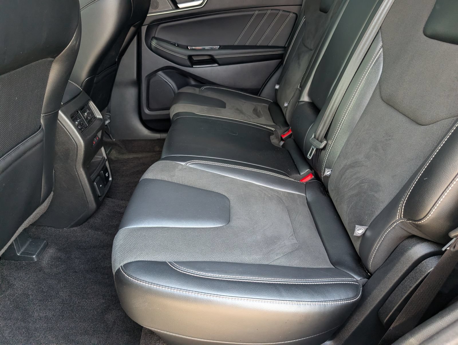 Used 2020 Ford Edge ST w/ Equipment Group 401A AWD/4WD image 16