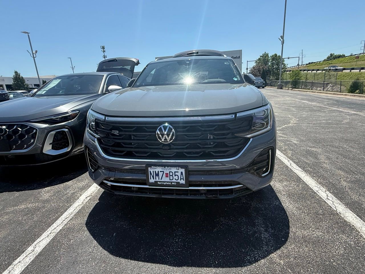 Used 2025 Volkswagen Atlas Cross Sport SEL Premium R-Line AWD/4WD image 3