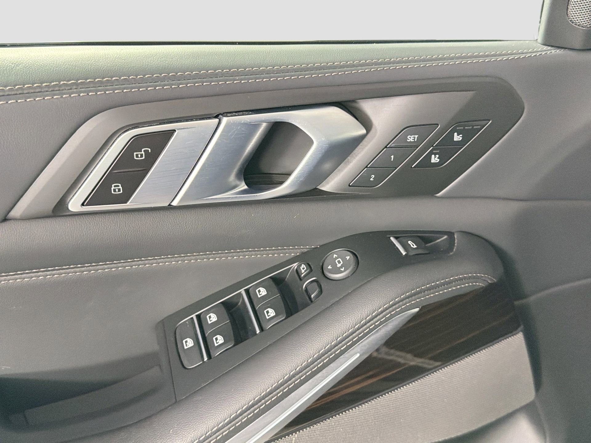 Certified 2023 BMW X5 M50i w/ Executive Package image 18