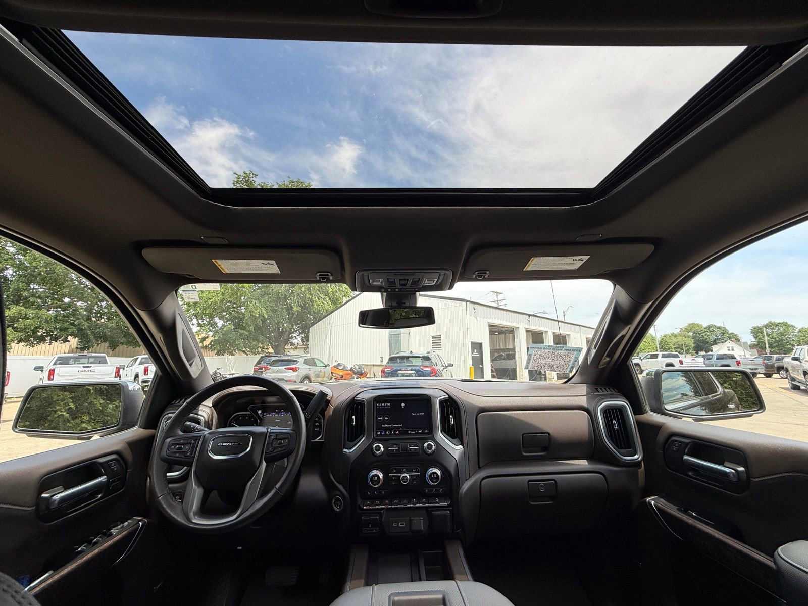 Used 2022 GMC Sierra 1500 Denali w/ Driver Alert Package II AWD/4WD image 27