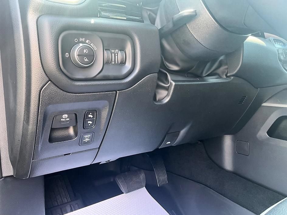 New 2026 RAM 1500 Laramie w/ Night Edition AWD/4WD image 18