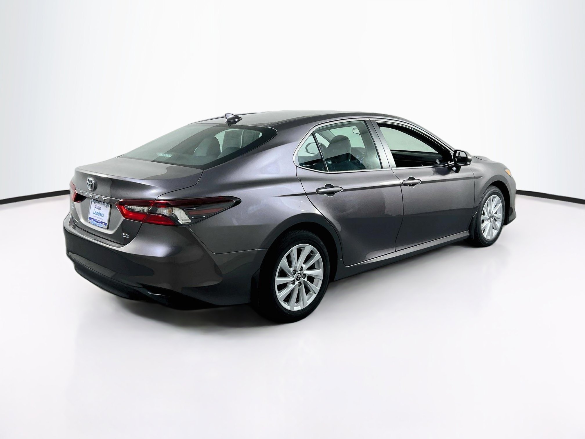 Used 2023 Toyota Camry LE FWD image 5