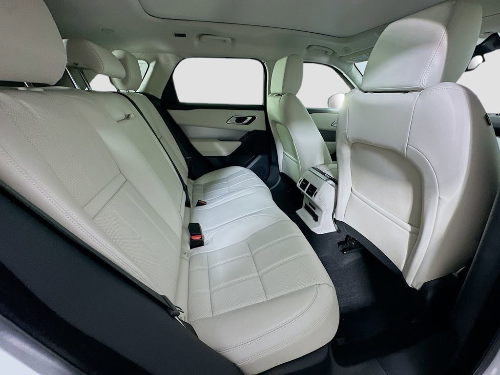 Used 2022 Land Rover Range Rover Velar R-Dynamic S image 29