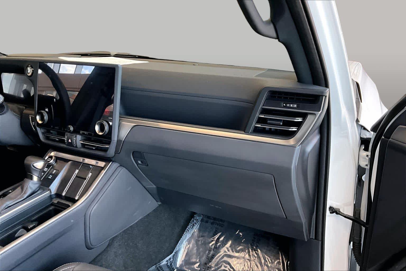 Used 2024 Lexus GX 550 AWD/4WD image 16