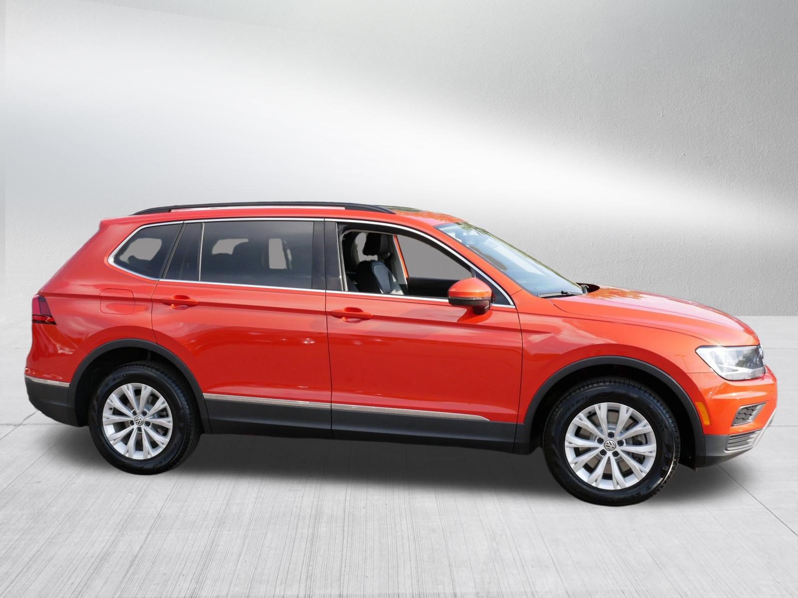 Used 2018 Volkswagen Tiguan SE w/ Panoramic Sunroof Package AWD/4WD image 7