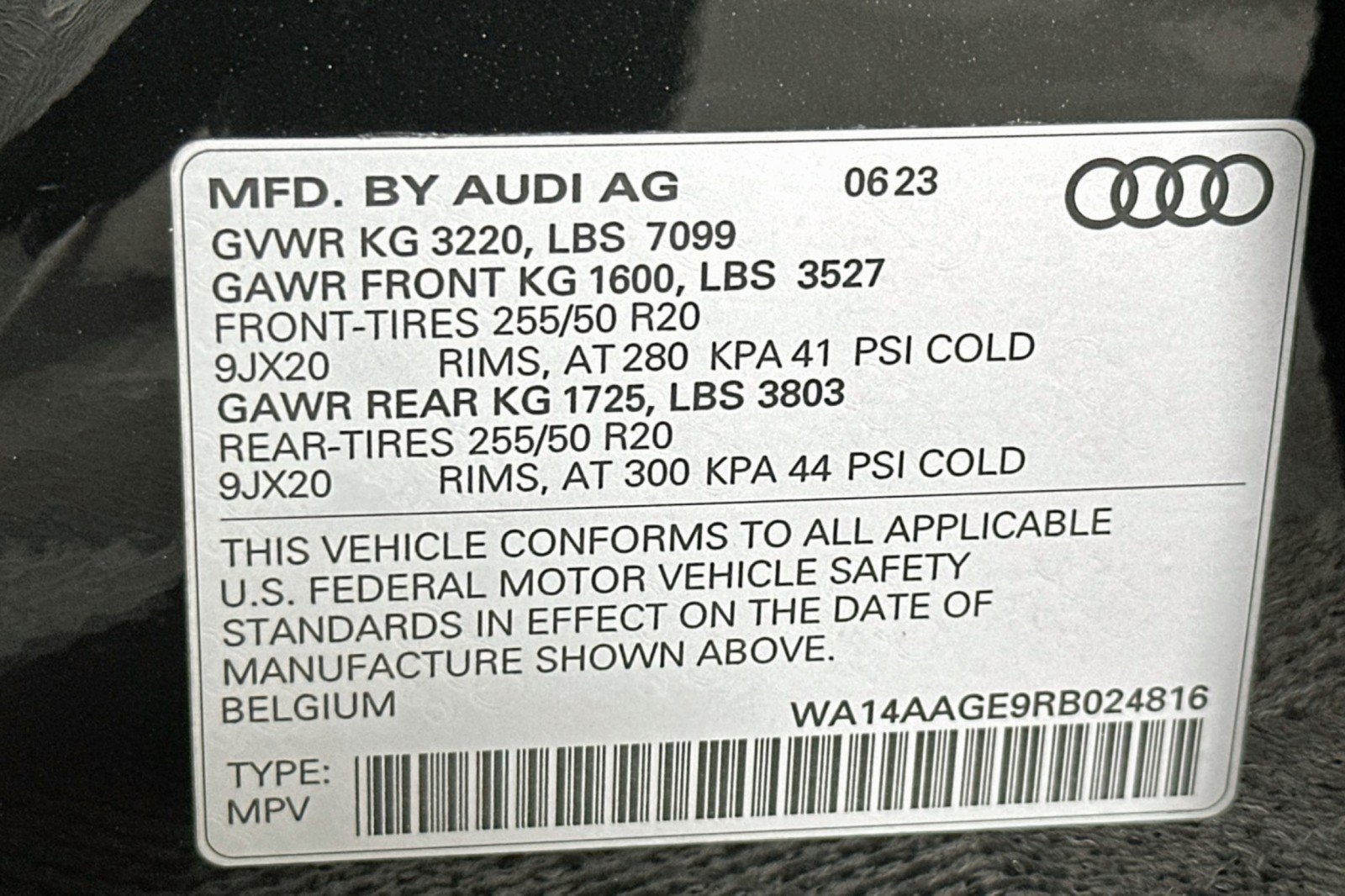 Used 2024 Audi Q8 e-tron Premium Plus AWD/4WD image 24