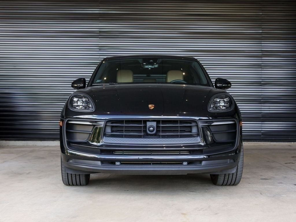 Certified 2023 Porsche Macan AWD/4WD image 10