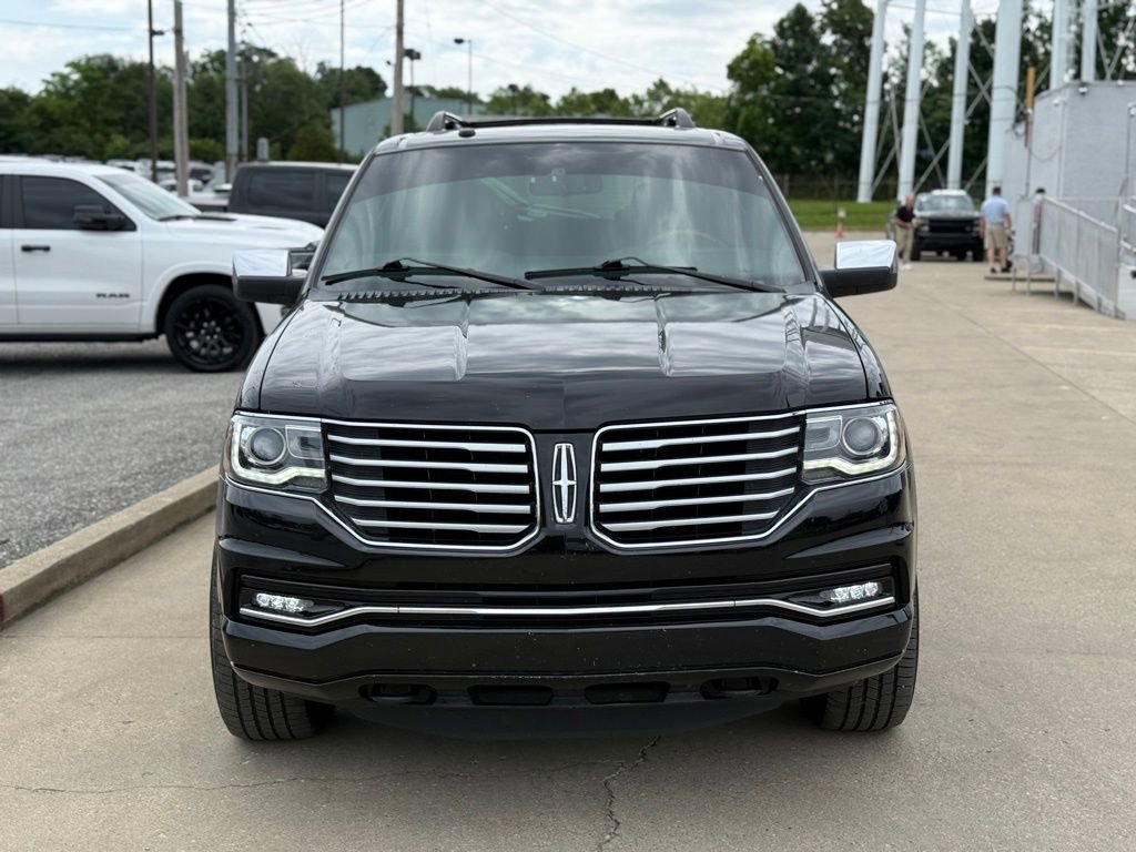 Used 2017 Lincoln Navigator L Select AWD/4WD image 3
