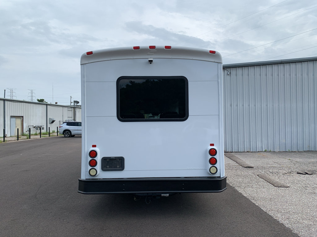 Used 2010 Ford E-450 and Econoline 450 Super Duty RWD image 4