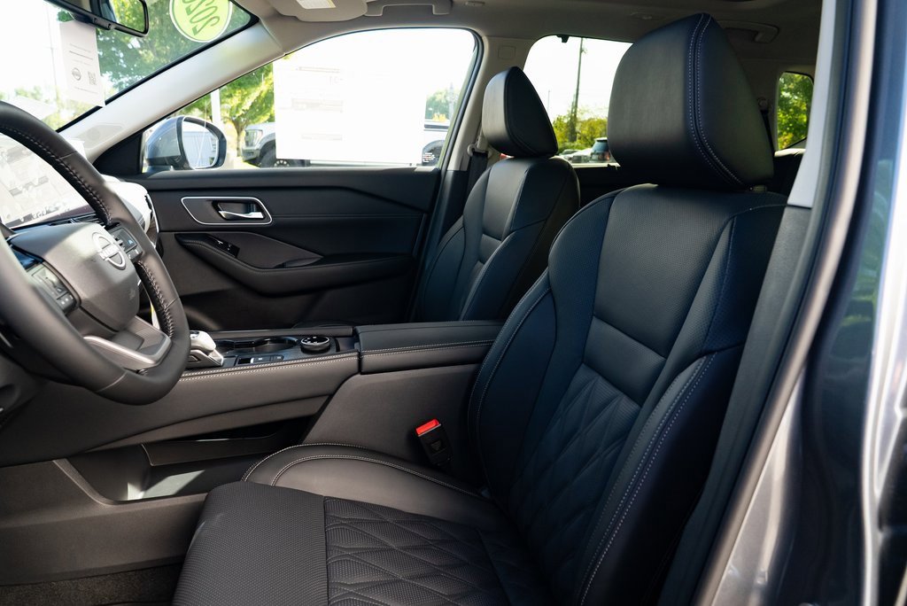 New 2026 Nissan Rogue Platinum image 20