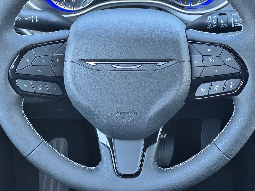New 2027 Chrysler Pacifica Limited w/ Family Tech Group FWD image 19