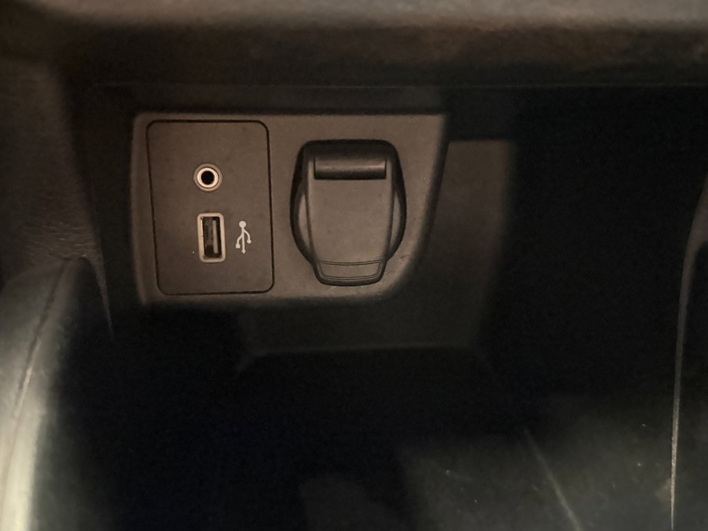 Used 2021 Nissan Versa SV image 14