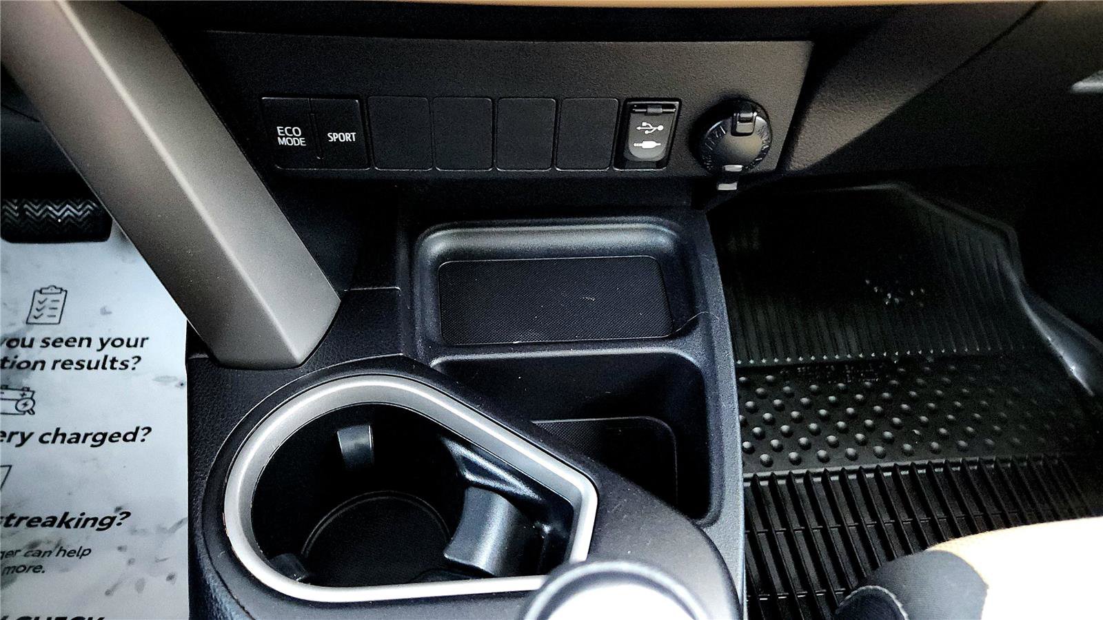 Used 2017 Toyota RAV4 XLE w/ Plus Extra Value Package image 34