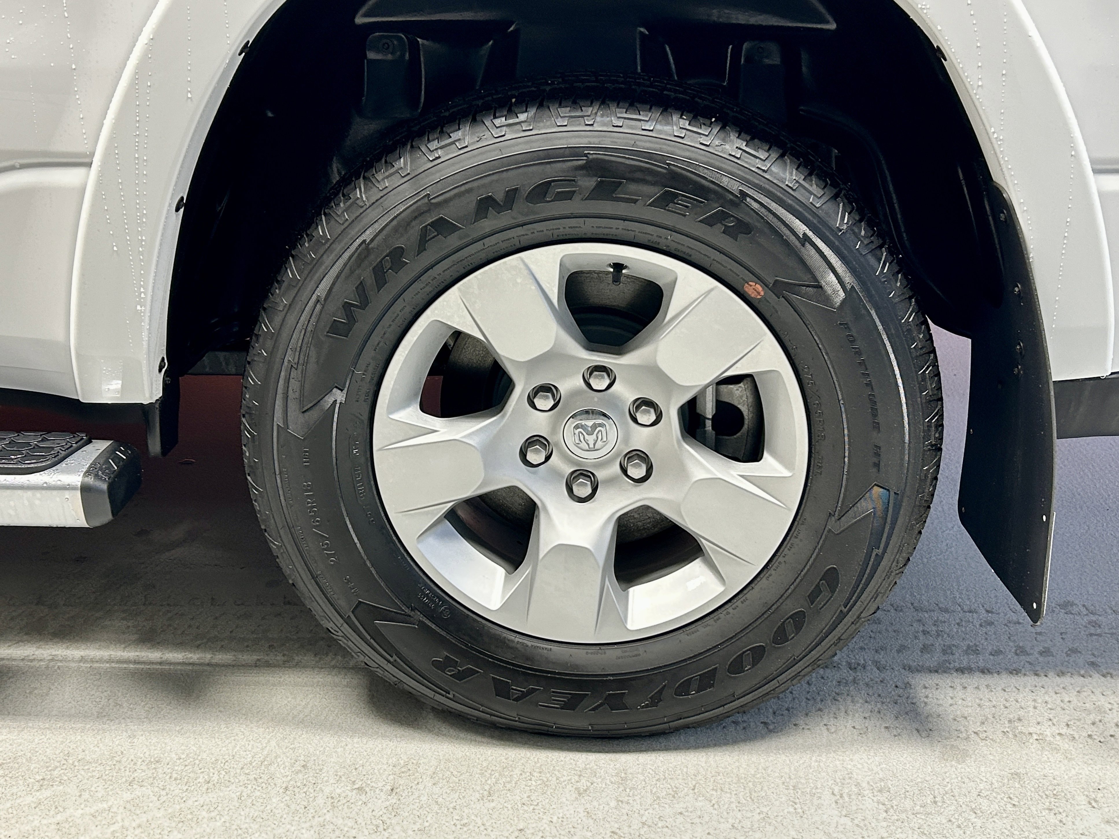 Certified 2025 RAM 1500 Big Horn AWD/4WD image 5