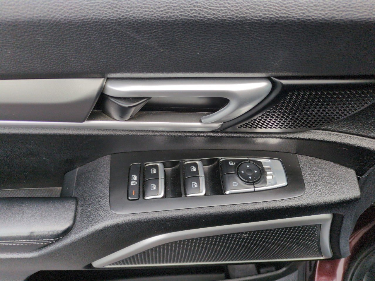 Used 2020 Kia Telluride LX AWD/4WD image 12