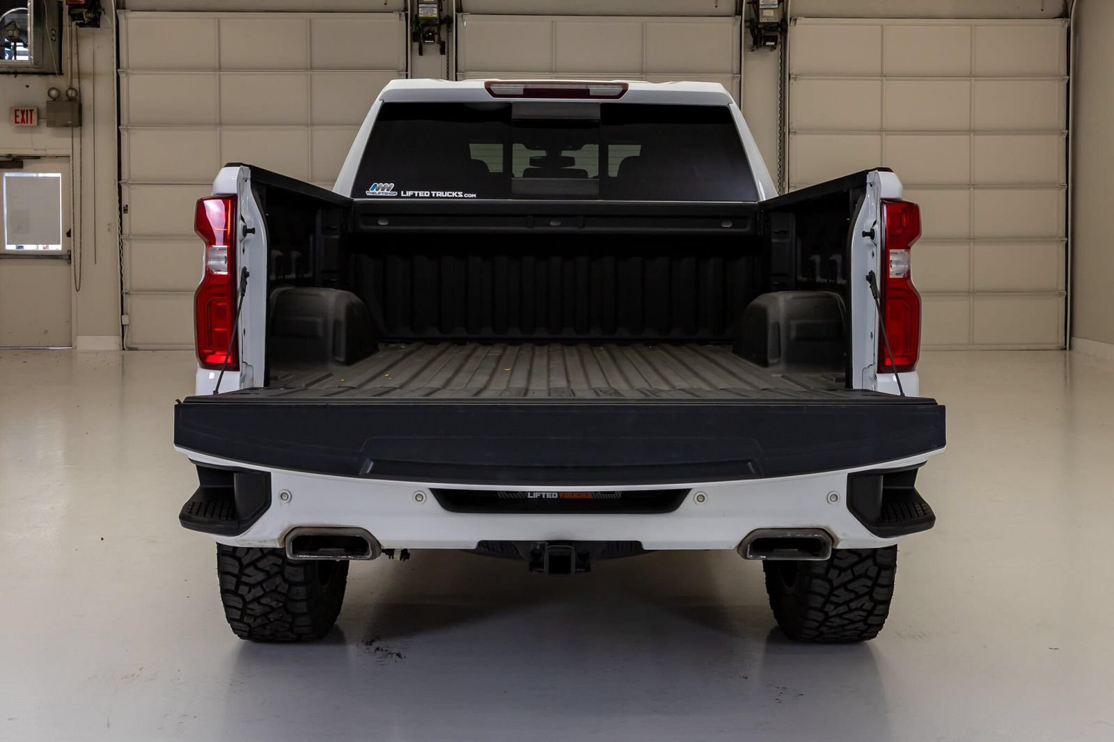 Used 2020 Chevrolet Silverado 1500 RST w/ Texas Edition AWD/4WD image 9