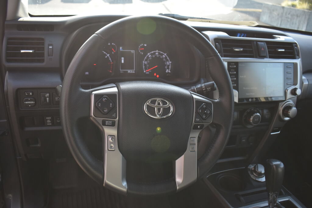 Certified 2022 Toyota 4Runner SR5 Premium w/ Moonroof Package AWD/4WD image 9