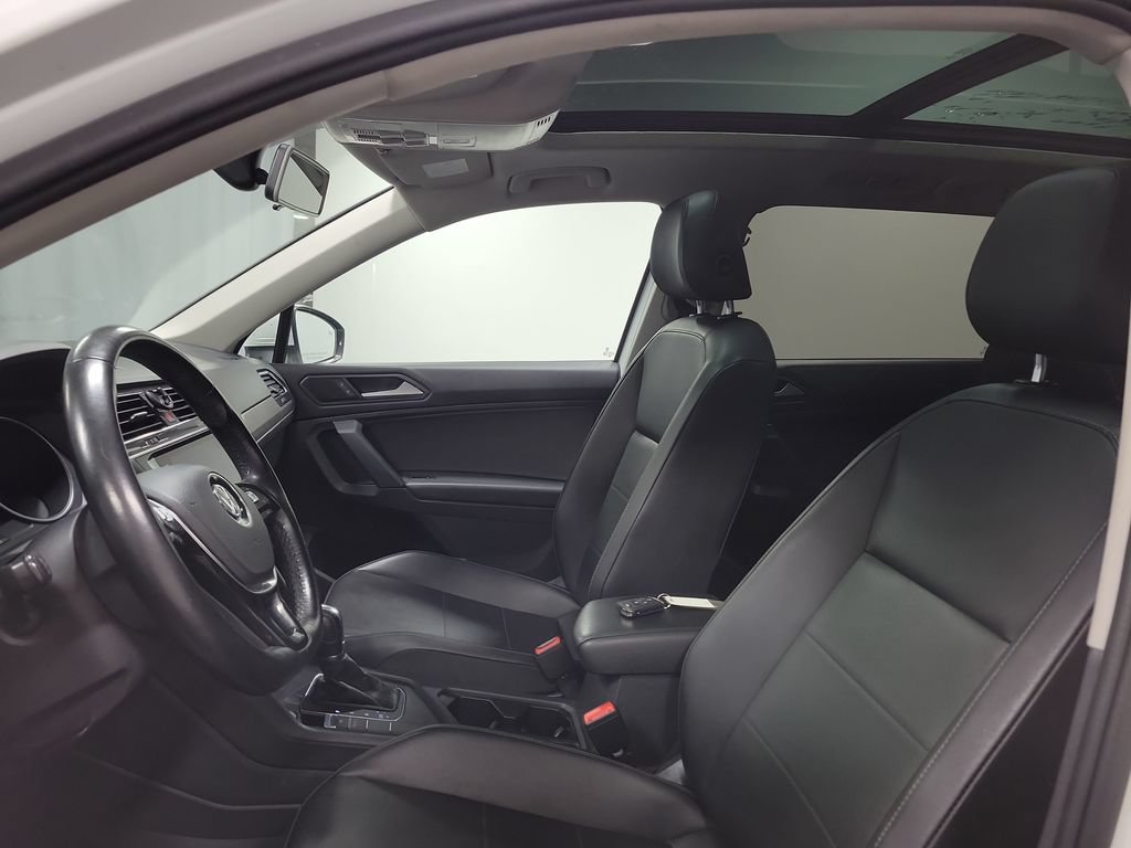 Used 2019 Volkswagen Tiguan SE w/ Panoramic Sunroof Package FWD image 16