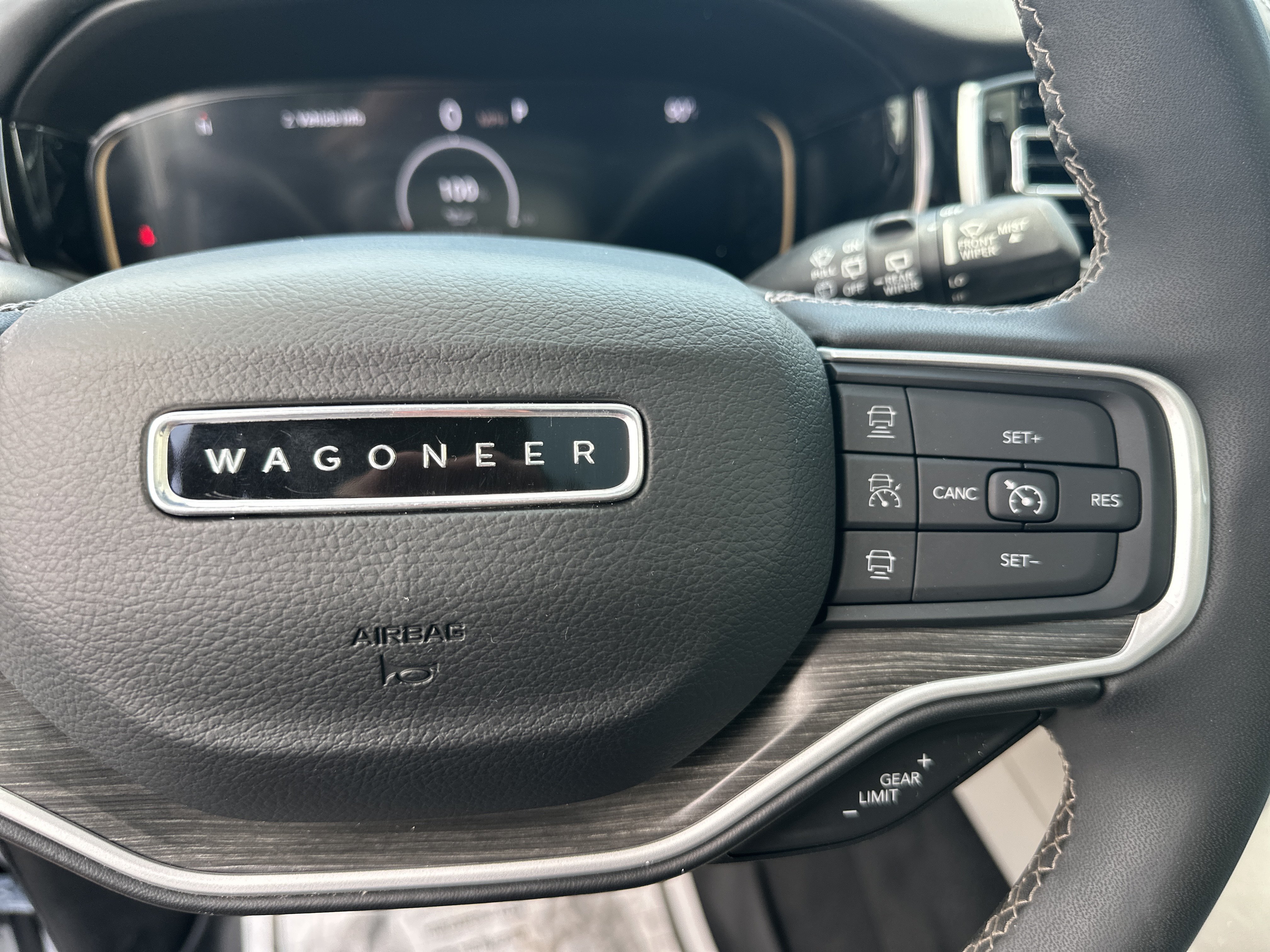 Used 2023 Jeep Wagoneer Series II w/ Premium Group I AWD/4WD image 27