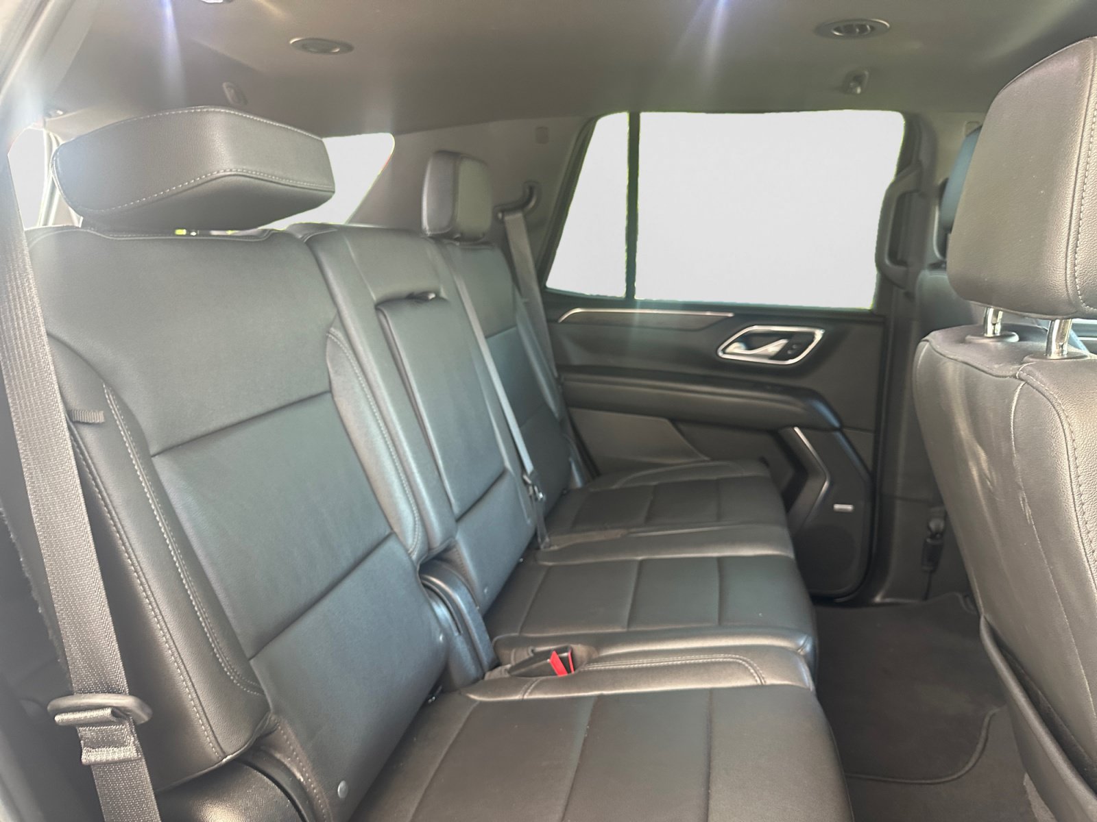 Used 2022 Chevrolet Tahoe LT w/ Luxury Package RWD image 17