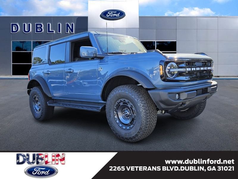 New 2025 Ford Bronco Outer Banks w/ Sasquatch Package