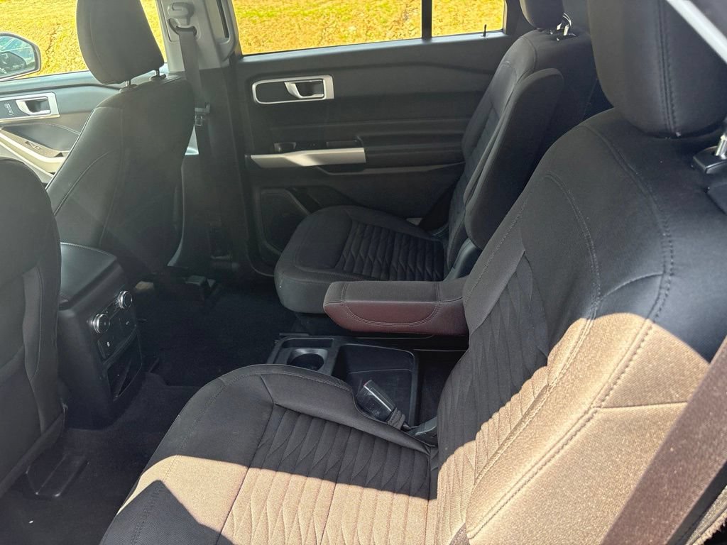 Used 2021 Ford Explorer XLT AWD/4WD image 12