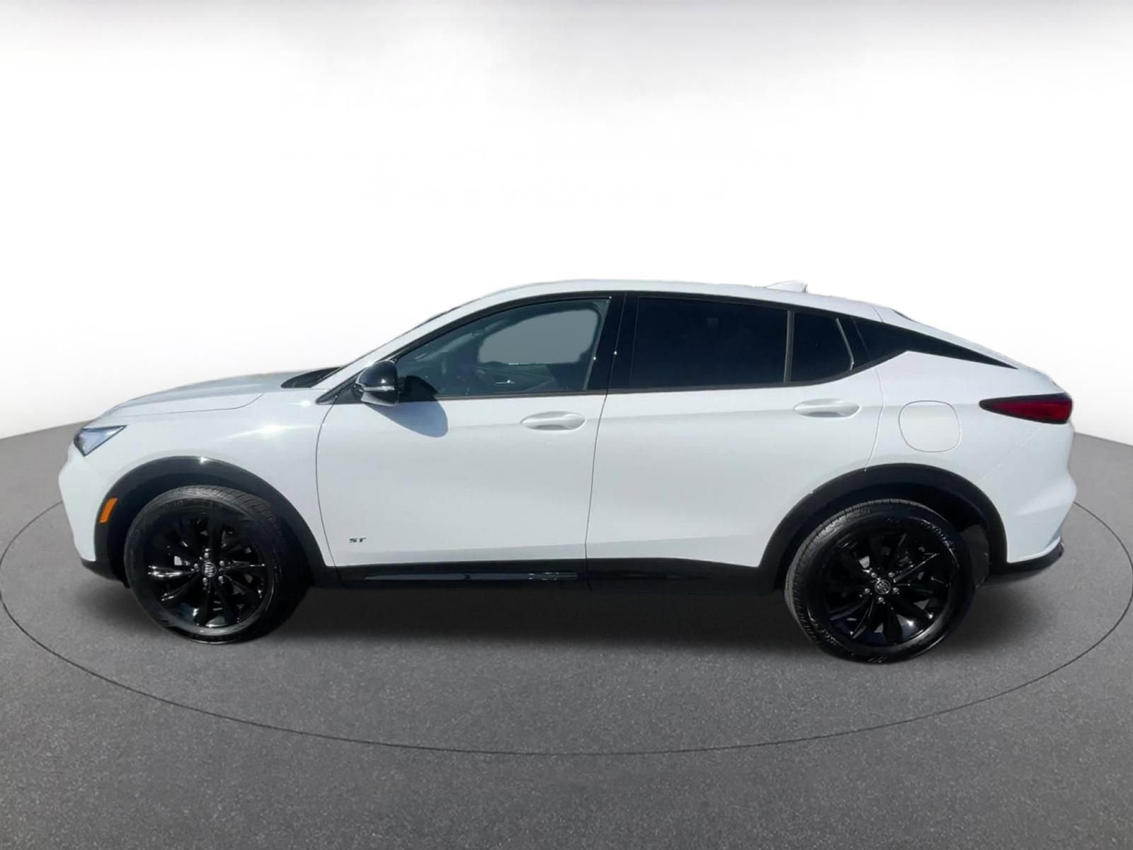 Used 2025 Buick Envista Sport Touring image 9