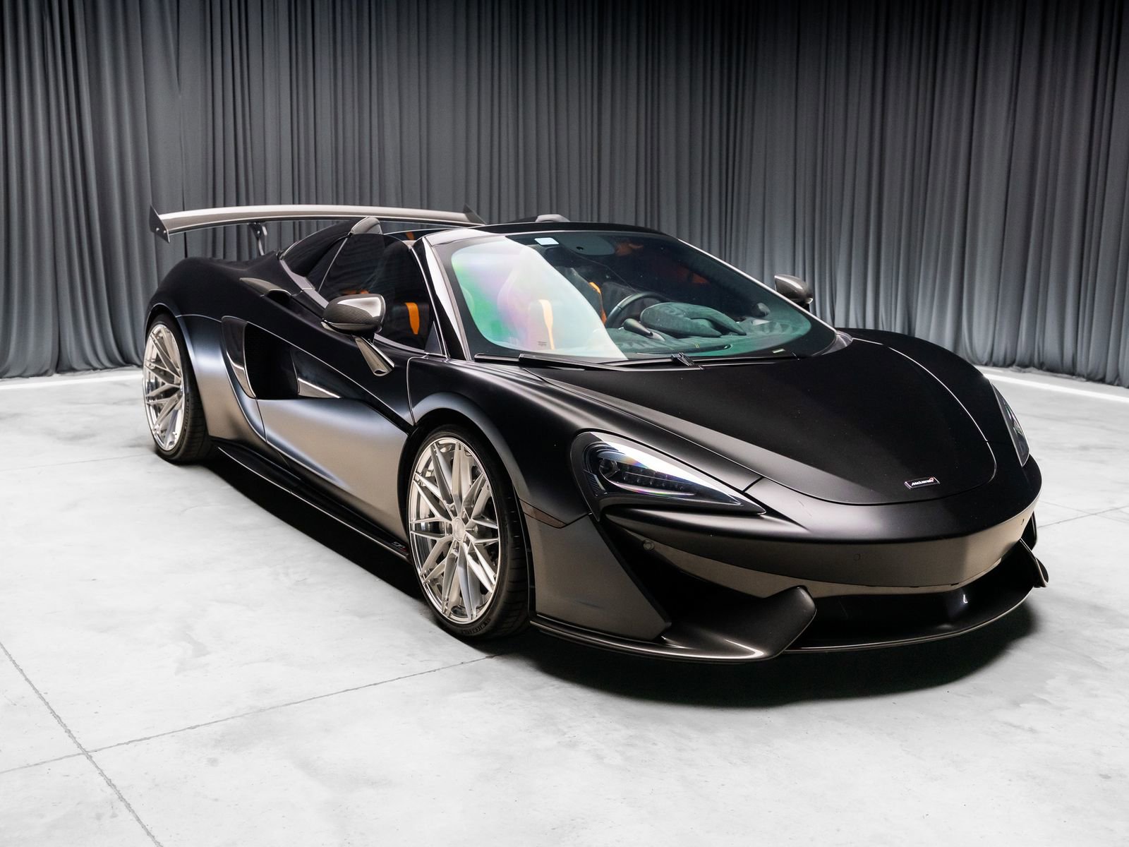 Used 2018 McLaren 570S Spider RWD image 2