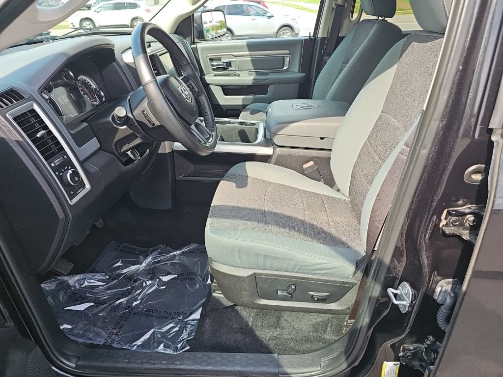 Used 2017 RAM 1500 Big Horn AWD/4WD image 2