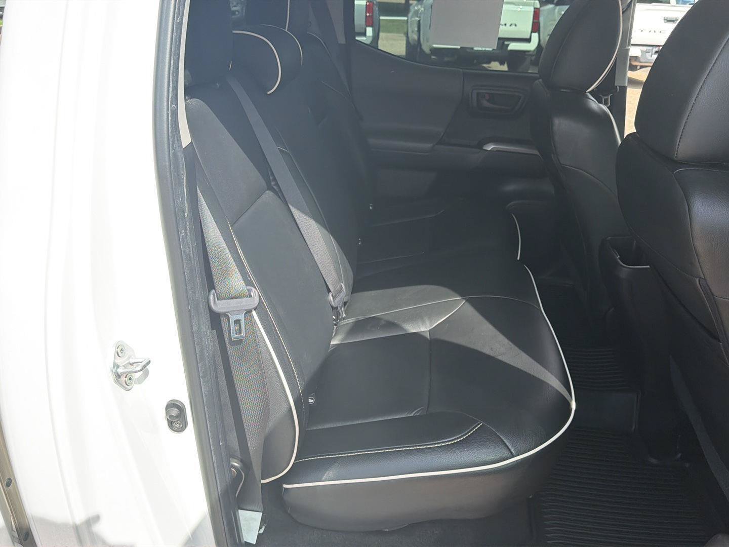 Used 2022 Toyota Tacoma SR5 RWD image 15