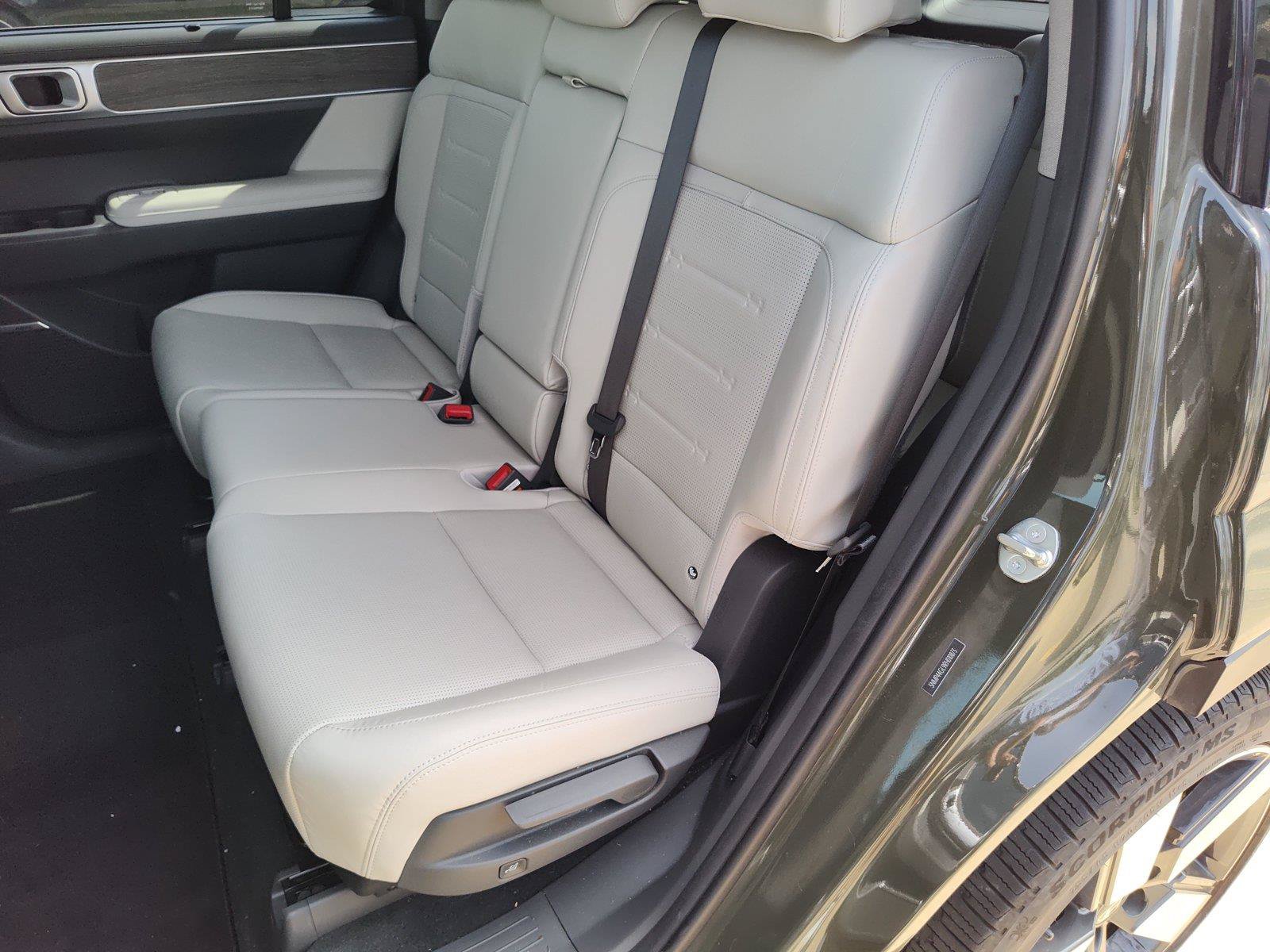 Used 2024 Hyundai Santa Fe Limited FWD image 27