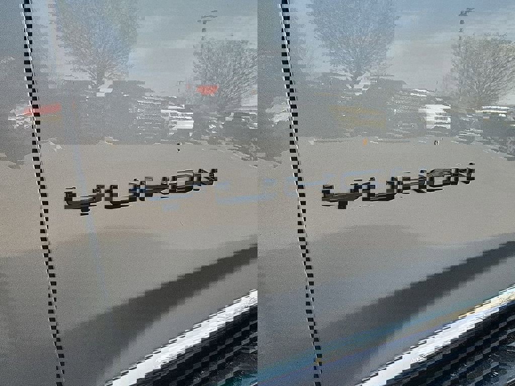 Certified 2025 GMC Yukon Elevation w/ Elevation Premium Package AWD/4WD image 32