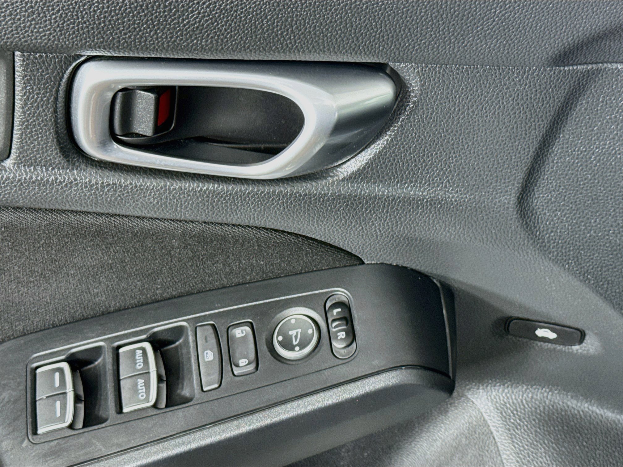 Used 2023 Honda Civic Sport image 40