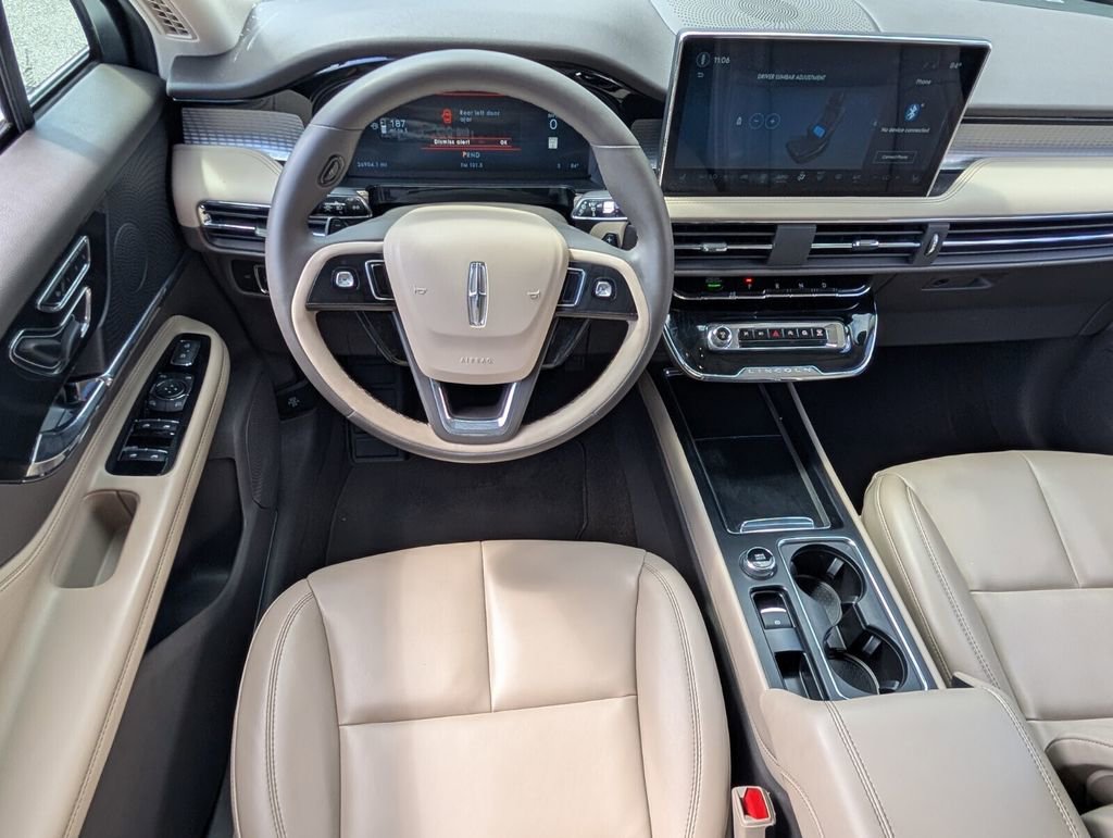 Used 2023 Lincoln Corsair FWD image 13