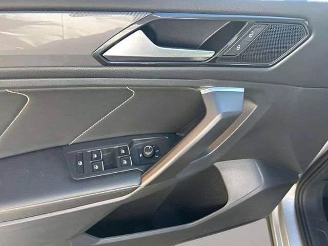 Used 2023 Volkswagen Tiguan SE FWD image 11