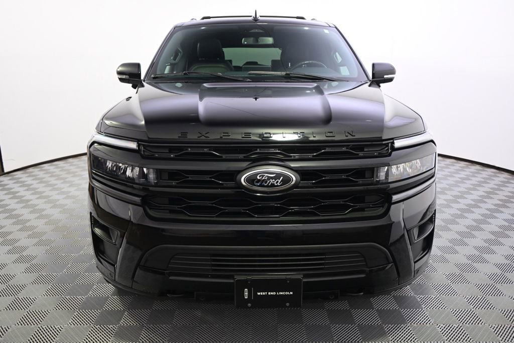 Used 2022 Ford Expedition Max Limited image 10