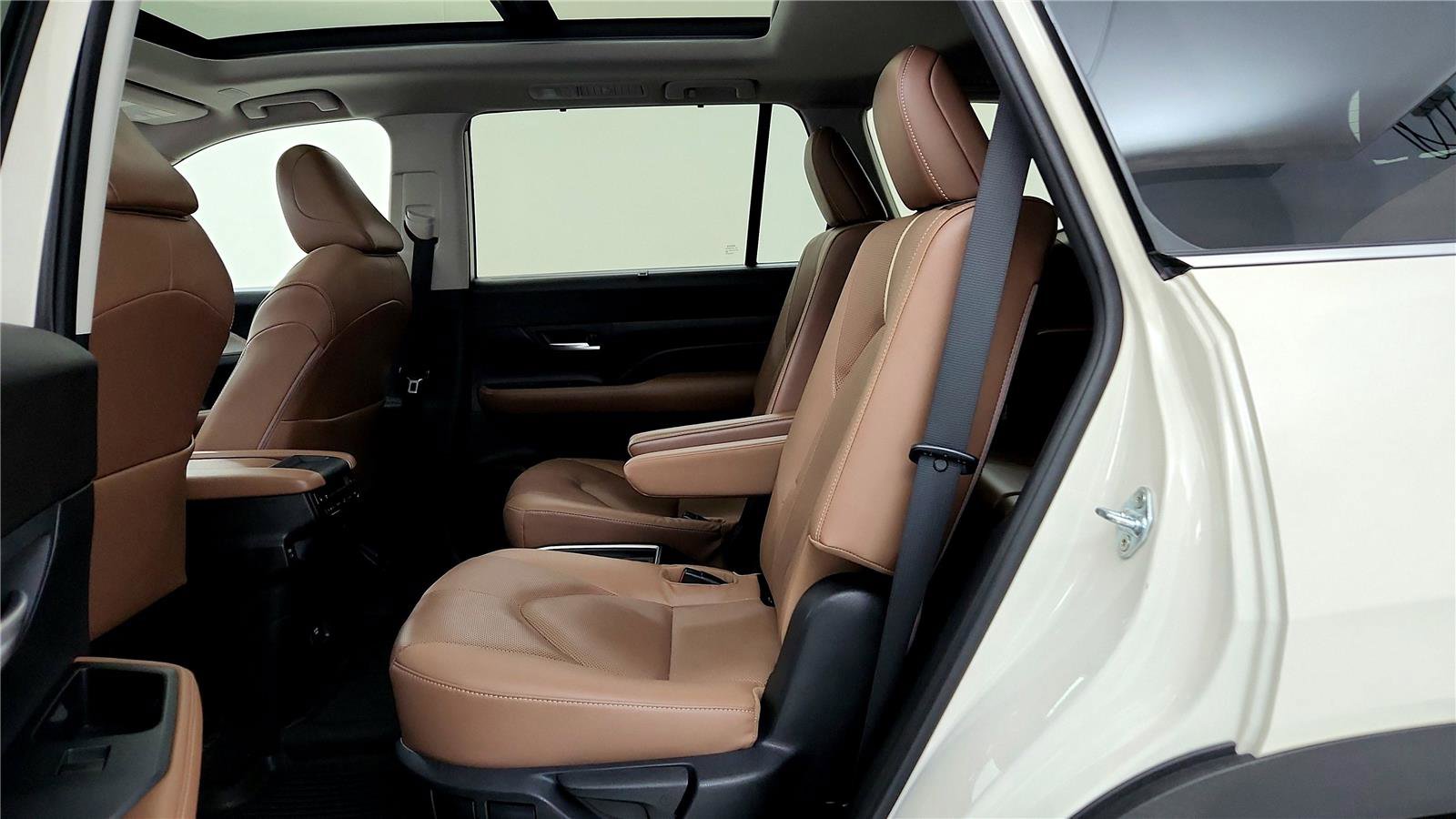 Certified 2024 Toyota Grand Highlander Platinum image 22