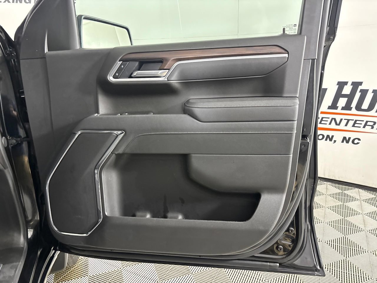 Used 2026 GMC Sierra 1500 SLT AWD/4WD image 28