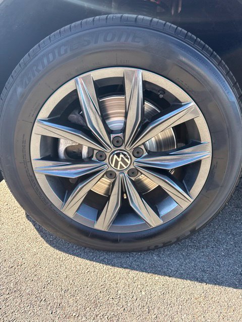 Used 2023 Volkswagen Tiguan SE w/ Panoramic Sunroof Package AWD/4WD image 7