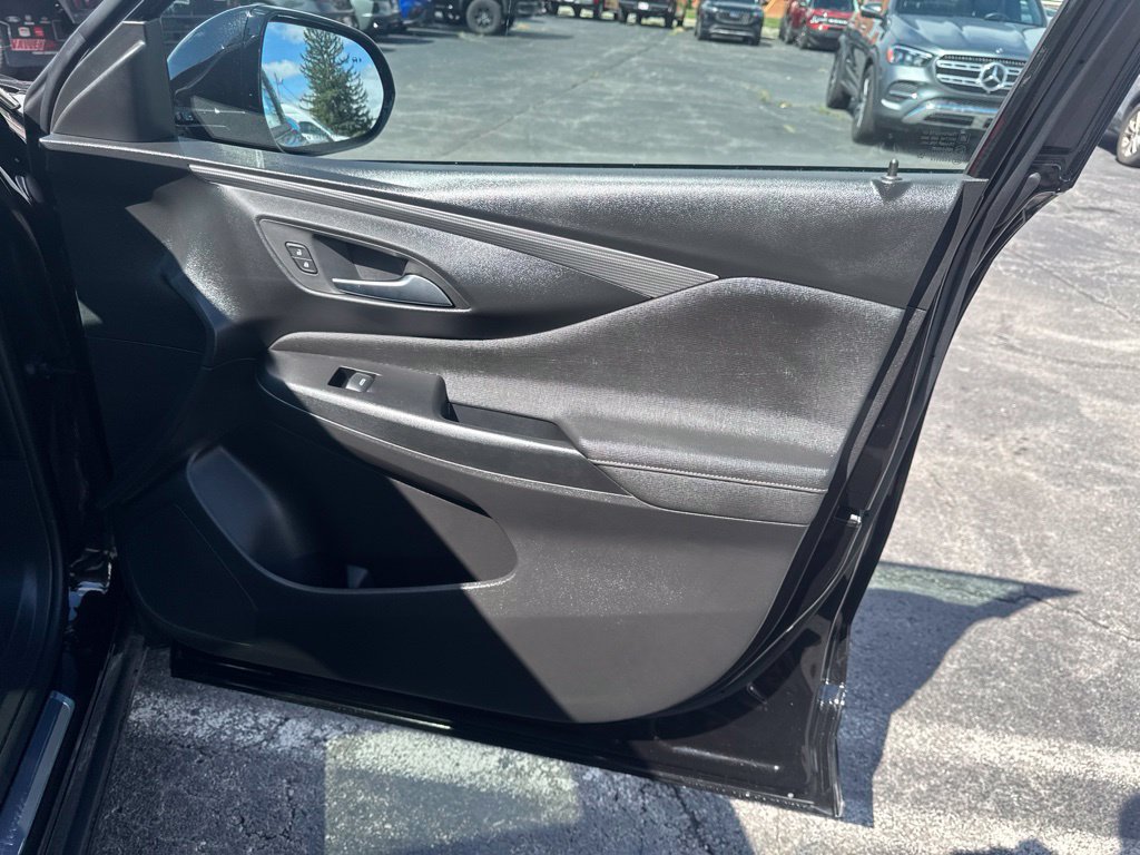 Used 2026 Buick Envista Avenir FWD image 35