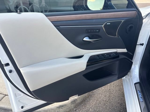 Certified 2025 Lexus ES 300h w/ Luxury Package FWD image 15