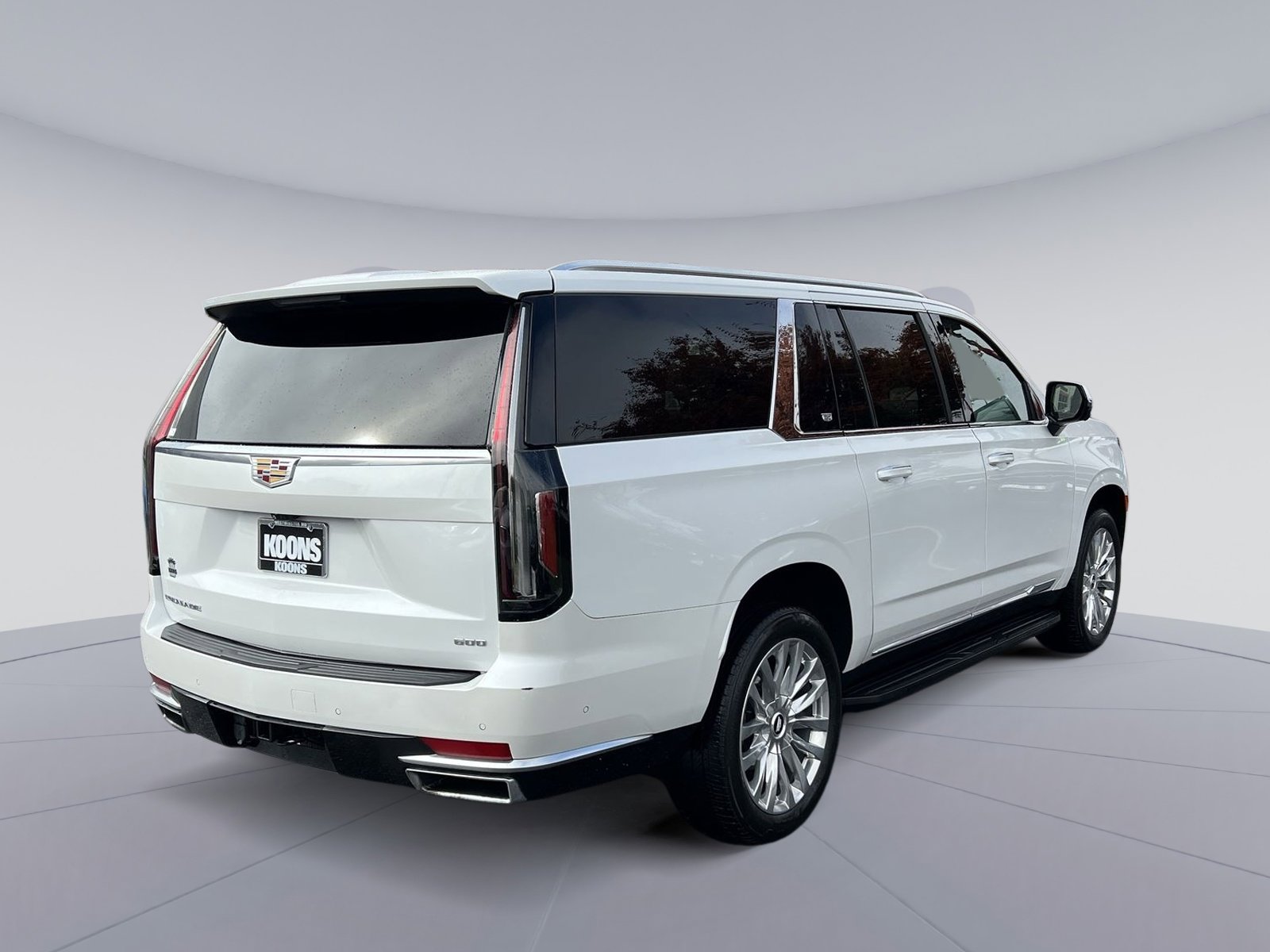 Used 2024 Cadillac Escalade ESV Premium Luxury image 7