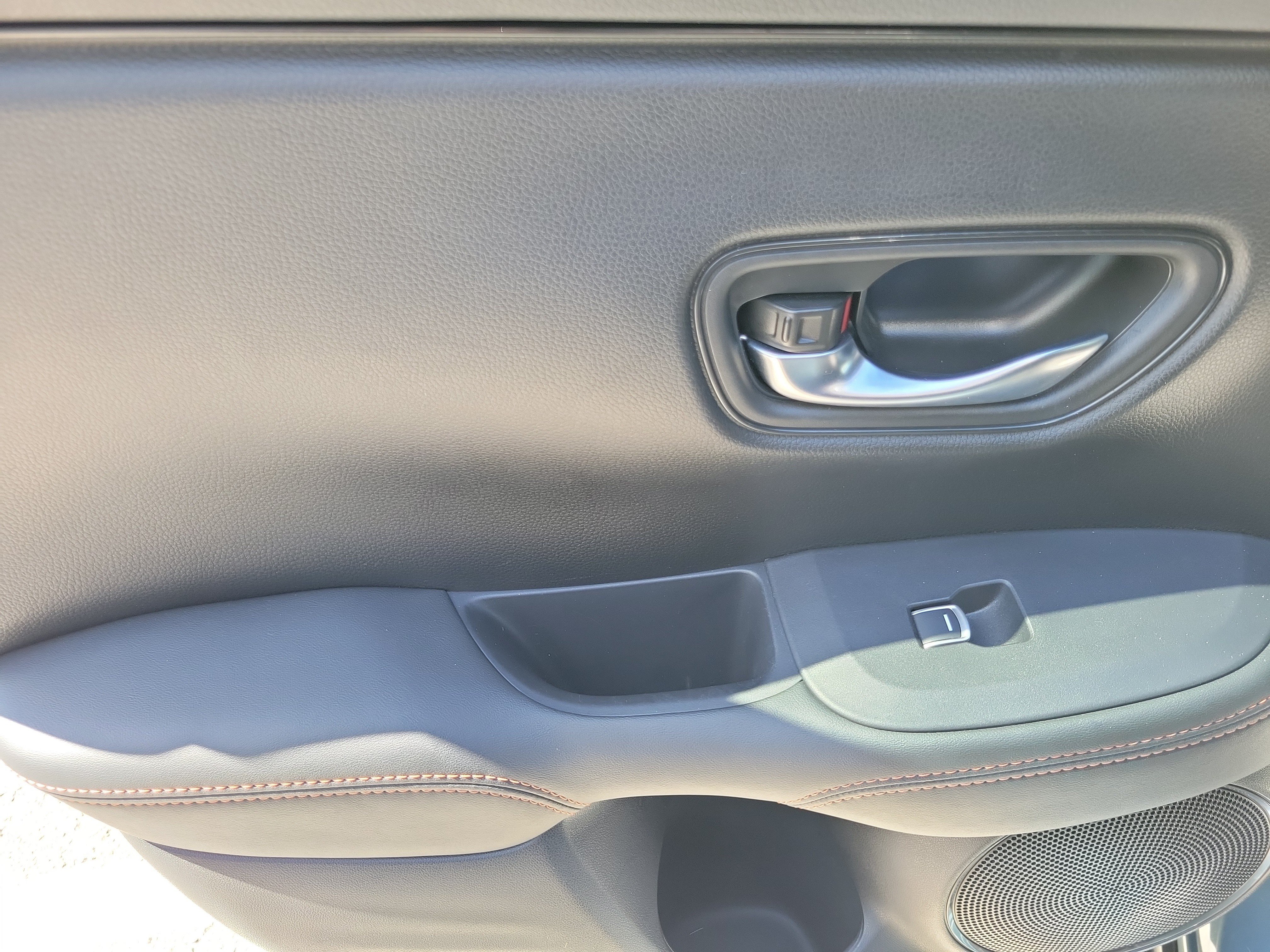 Certified 2025 Honda HR-V Sport image 15