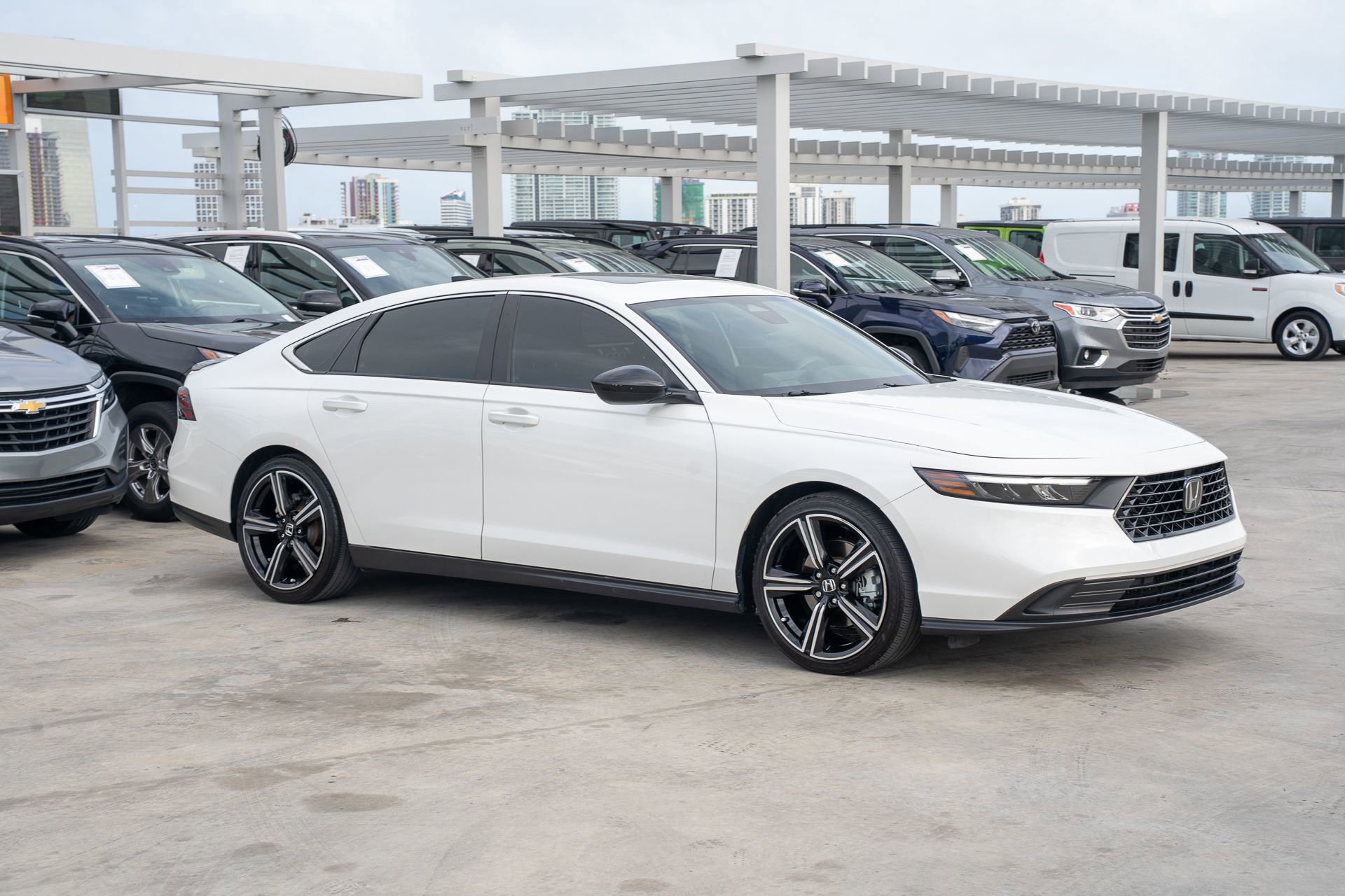 Used 2023 Honda Accord Sport image 3