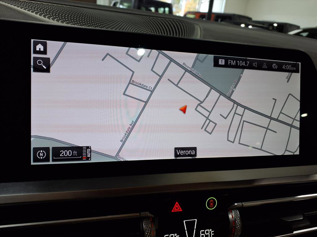 Used 2022 BMW 330i xDrive Sedan w/ Premium Package image 13