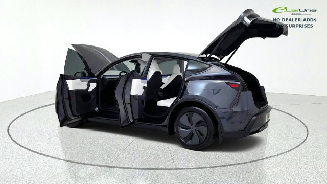 Used 2026 Tesla Model Y AWD image 15