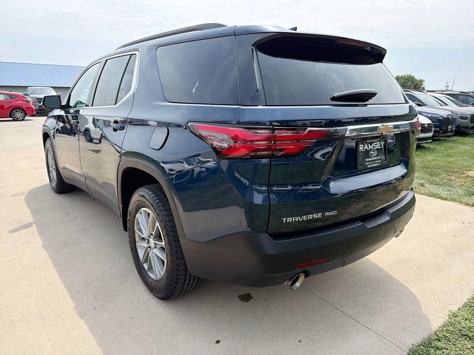 Used 2023 Chevrolet Traverse LT AWD/4WD image 4