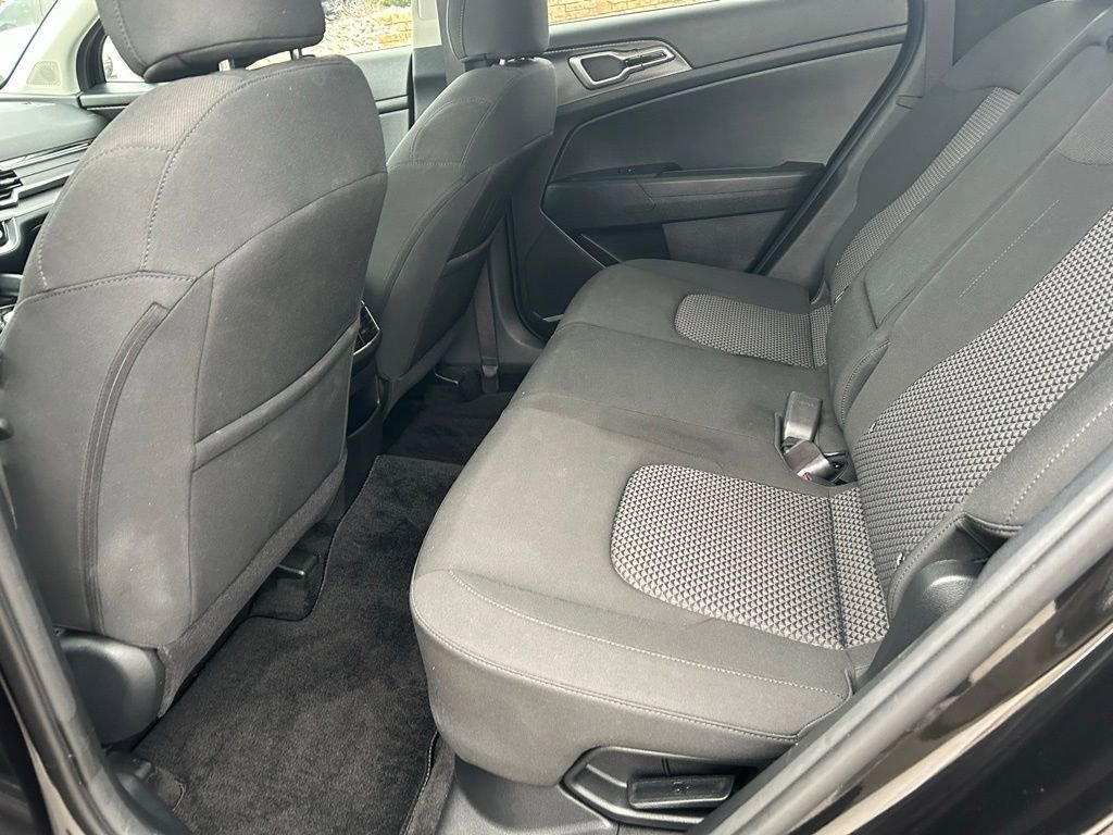 Used 2023 Kia Sportage LX image 26