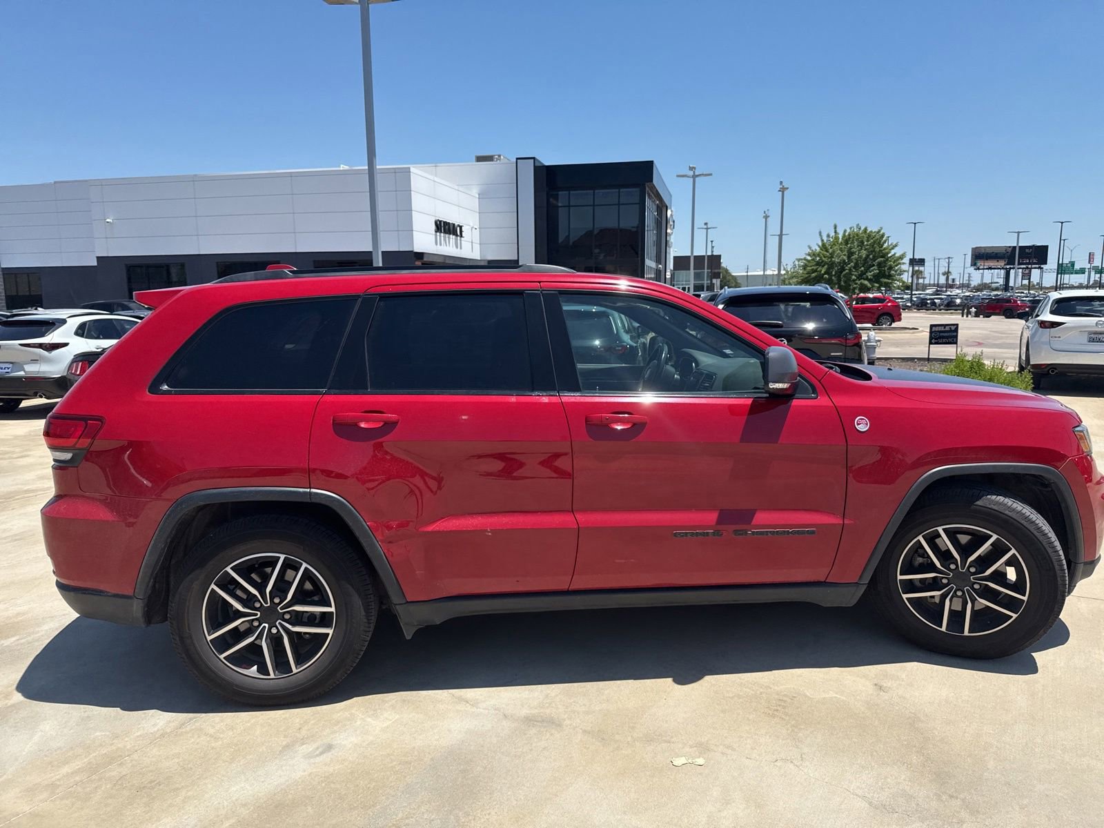 Used 2021 Jeep Grand Cherokee Trailhawk AWD/4WD image 8